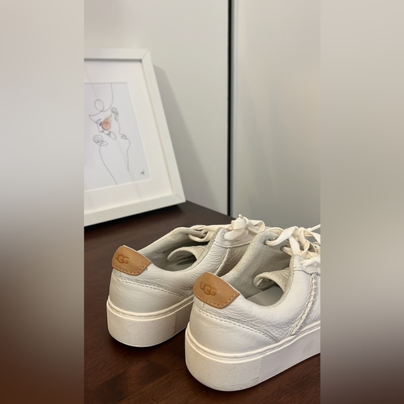 Size 5 Ugg Sneakers, great quality and worn once. Look new - Picture 2 of 5